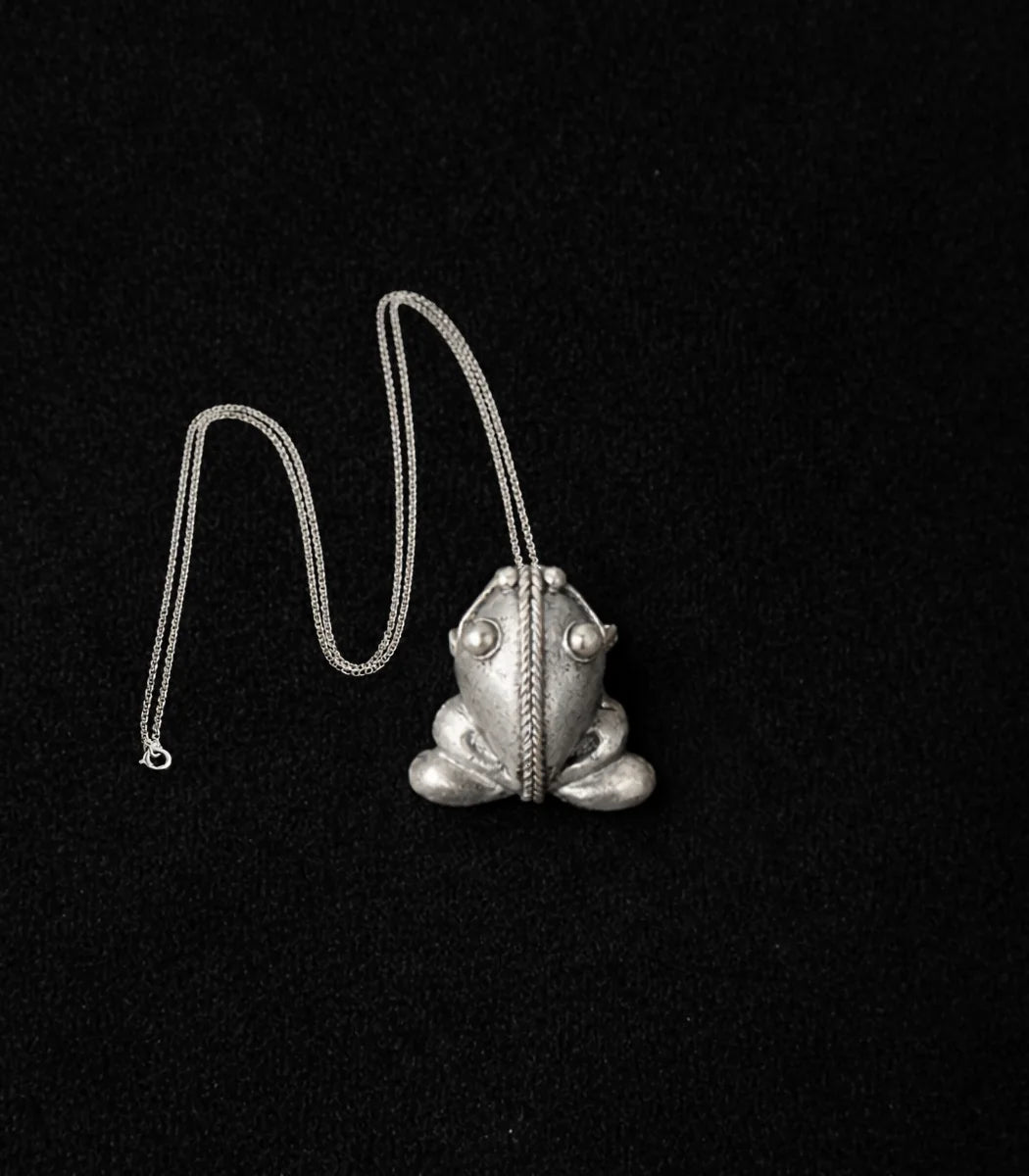 Patu Silver Pendant / Brooch